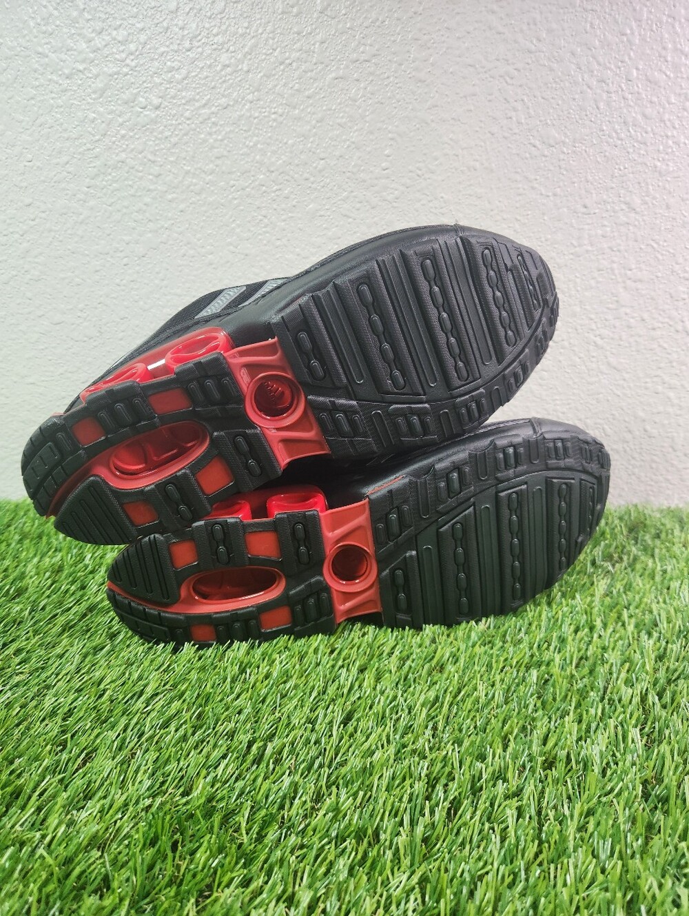 Mens Size 10.5 Adidas Sneakers Originals Megaride 01 Black Better Scarlet JH7925 - Picture 7 of 8